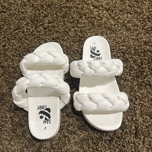 Women’s size 7 sandals.